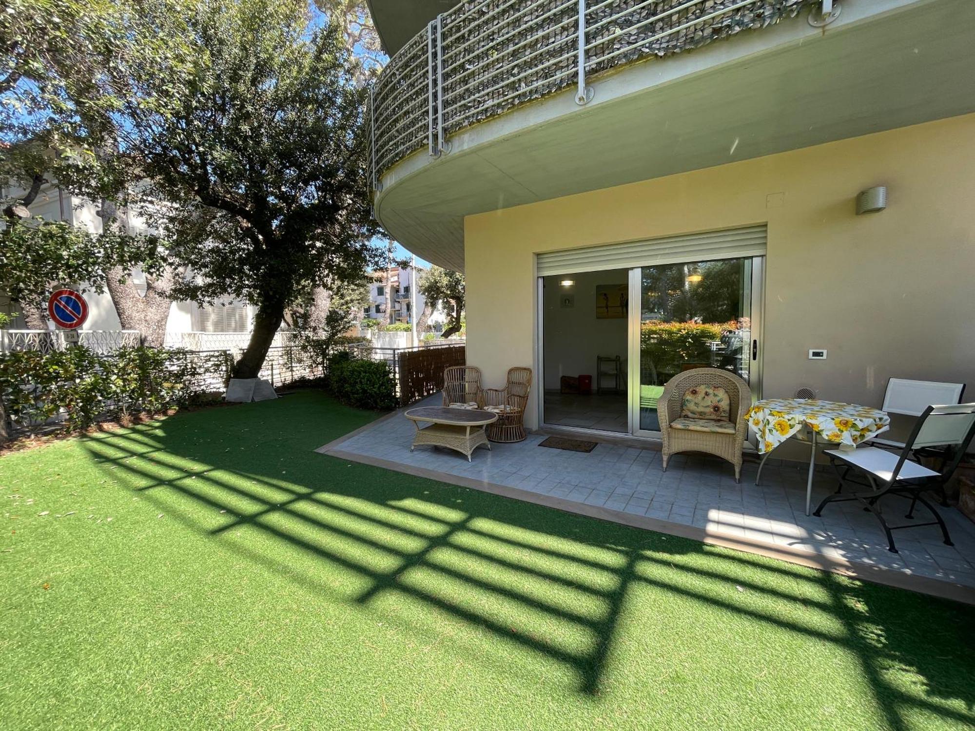 Ferienwohnung Residenza Venus Castiglioncello Exterior foto